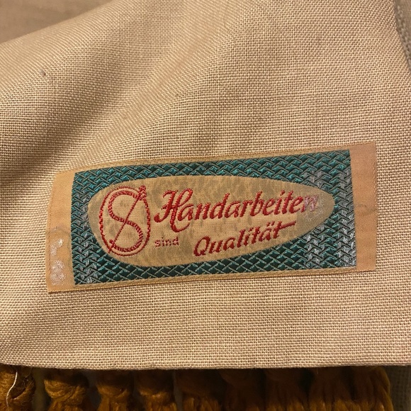 Vtg Handmade Handarbeiten Crewel Embroidered Plonlein Rothenburg Wall Hanging - Picture 6 of 9